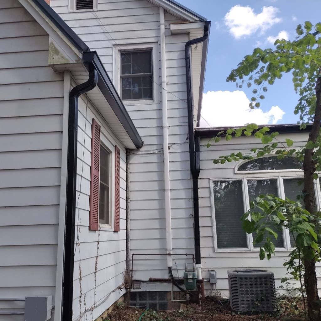 HOME Clean, Modern, Black Gutters